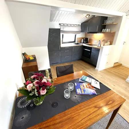 Zentrales Modernes Apartment, Naehe Zoo Und Stadion Dortmund Exterior photo