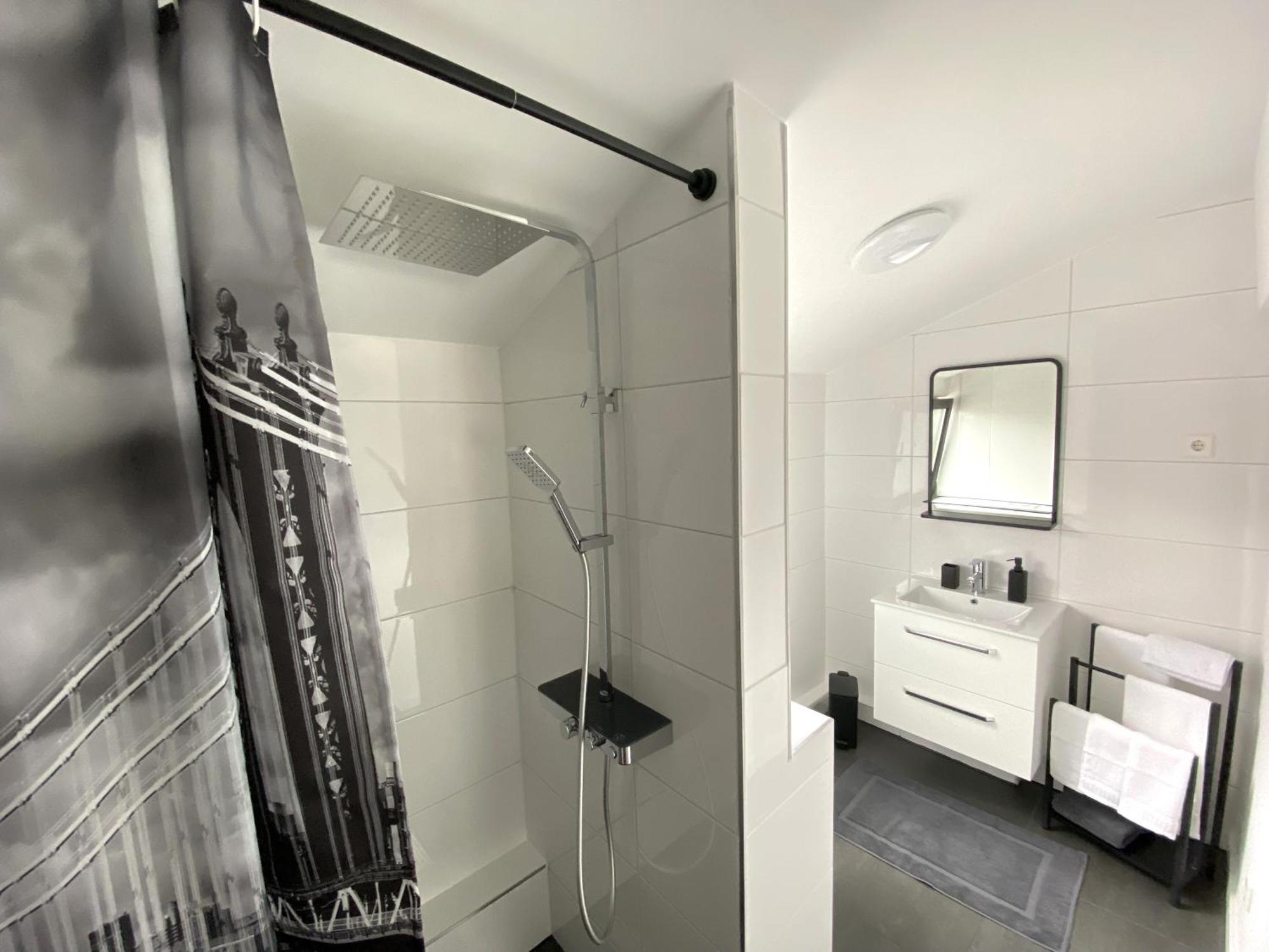 Apartment Zentrales Modernes Apartment, Naehe Zoo Und Stadion *