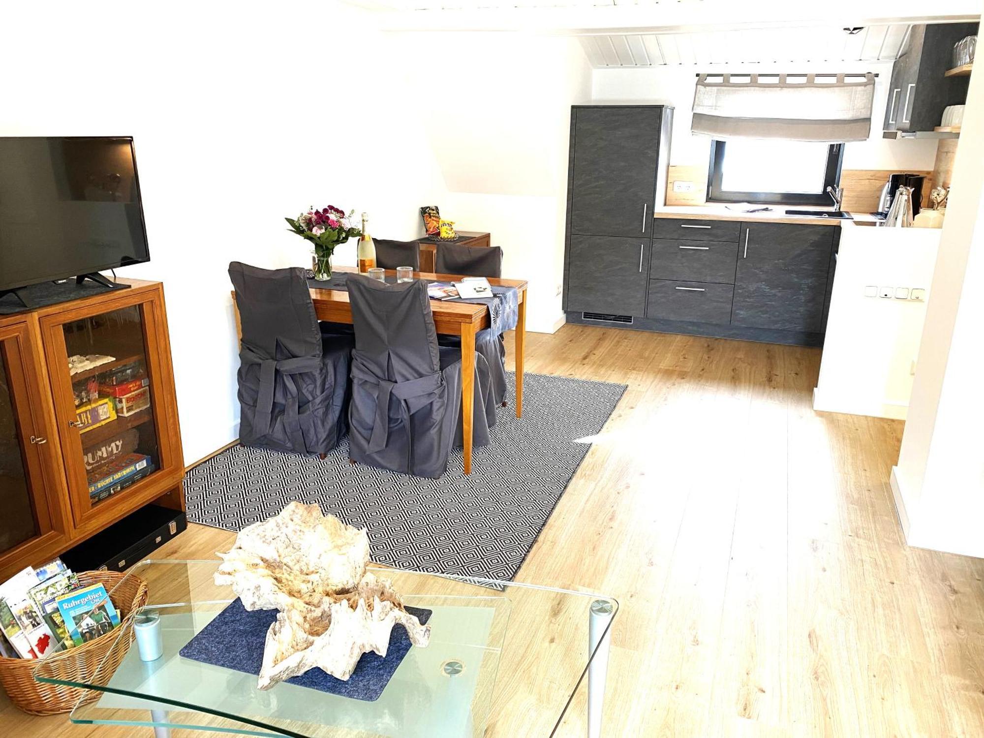 Zentrales Modernes Apartment, Naehe Zoo Und Stadion Apartment