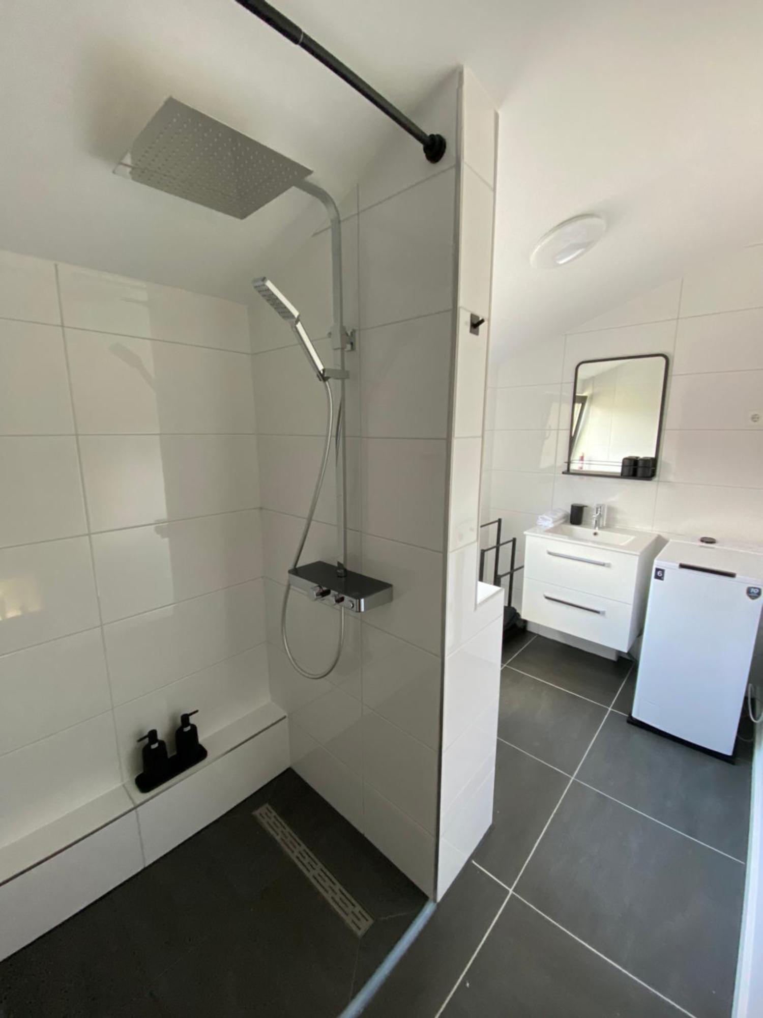 Zentrales Modernes Apartment, Naehe Zoo Und Stadion Apartment *